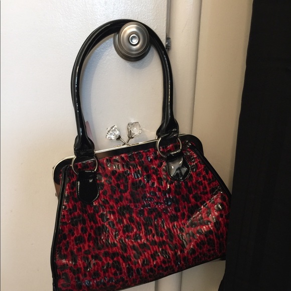 Black and Red leopard purse - Picture 3 of 3